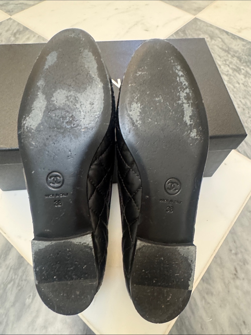 CHANEL Black Quilted Leather Ballet Flats with Bow - Picture 3 of 4